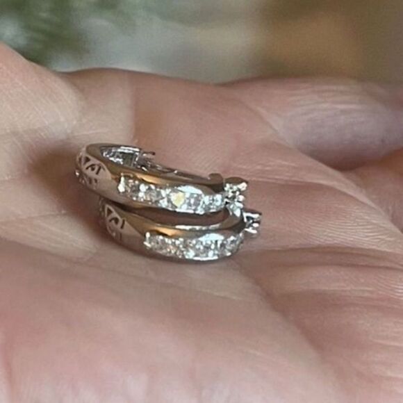 The Classic Dainty Hoop in 925 silver - Picture 6 of 9